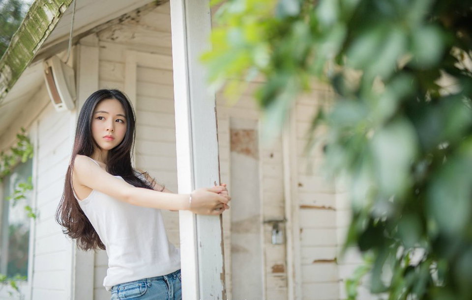 许多人说，男人和女性之间，不存在真实的友谊。其实仅仅还未遇到，或许，永久遇不到。